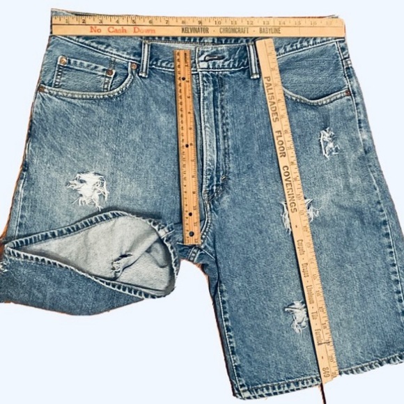 Sold. Levi’s 550 jeans shorts - Picture 4 of 16